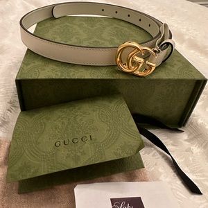 GUCCI LEATHER BELT WITH DOUBLE G BUCKLE